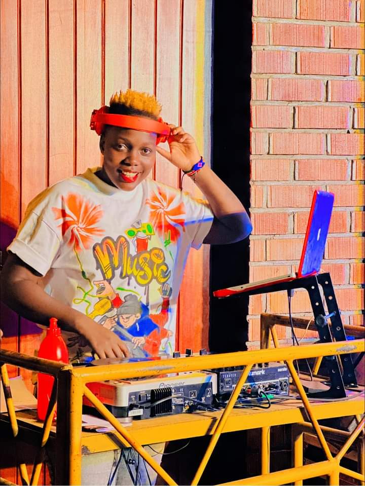 DJ Lolah fires up Samia Night at Magic Lounge
