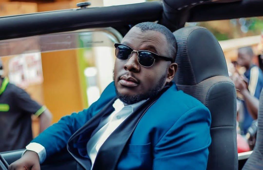 Kasuku Loses His Car Side Mirrors to Thugs